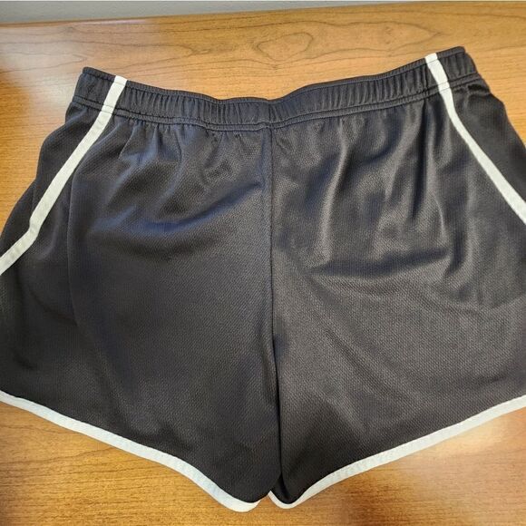 Reebock XL black and white shorts. - Picture 3 of 5